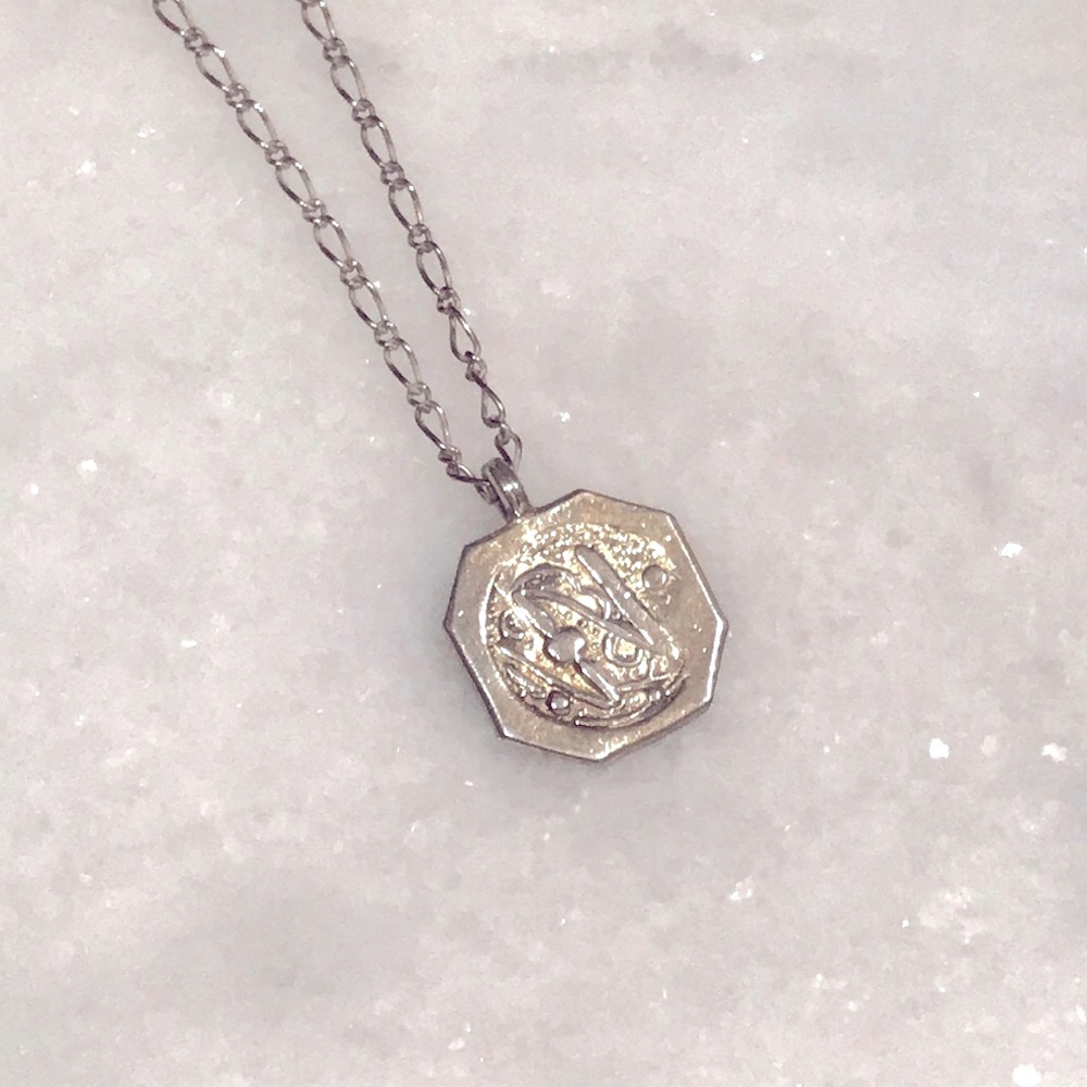 Gold Octagonal Decorative Pendant Necklace